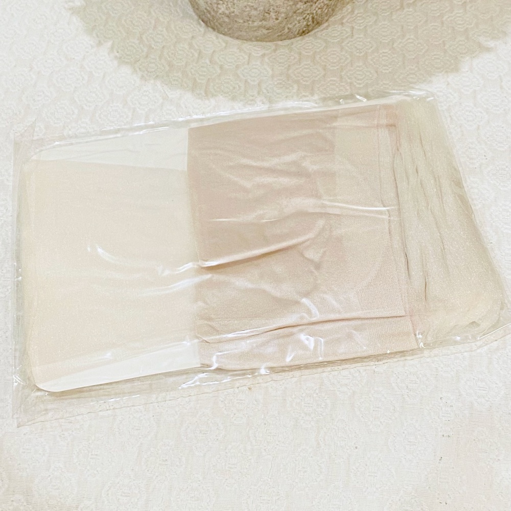 O8-BUNDLE ONLY-Vintage Givenchy Body Gleamers Crystal Hosiery Original Package - Picture 4 of 7